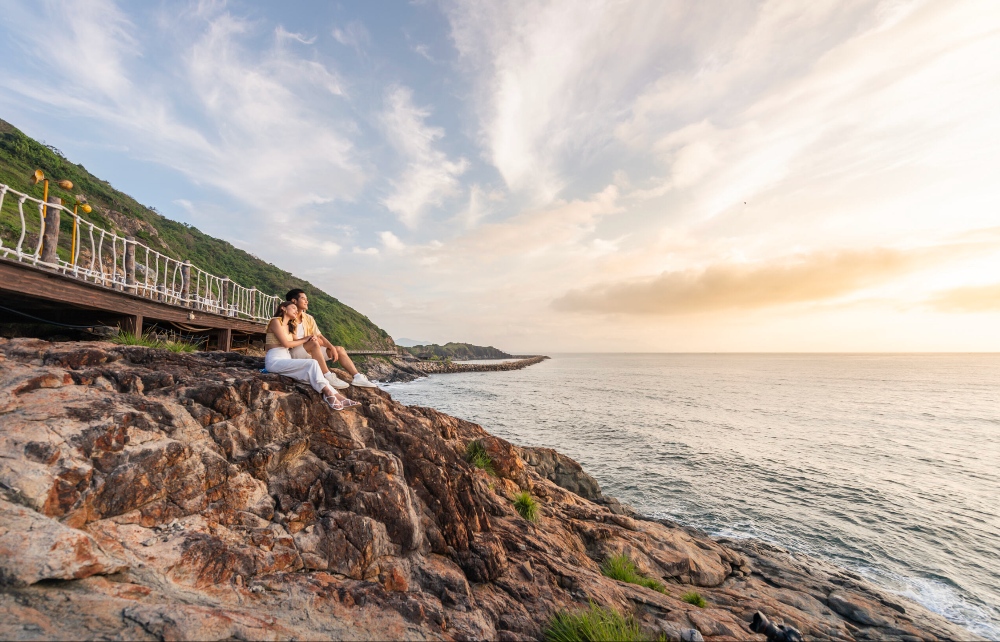 Kinh Nghiệm Du Lịch Nha Trang Từ A-Z: Biển Xanh, Cát Trắng Và Những Góc Sống Ảo “Cực Phẩm”