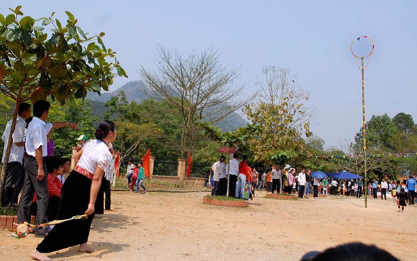 “NÉM CÒN” một trò chơi dân gian của dân tộc Thái tại Việt Nam