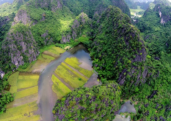 The-beauty-of-Trang-An-seen-from-above-1