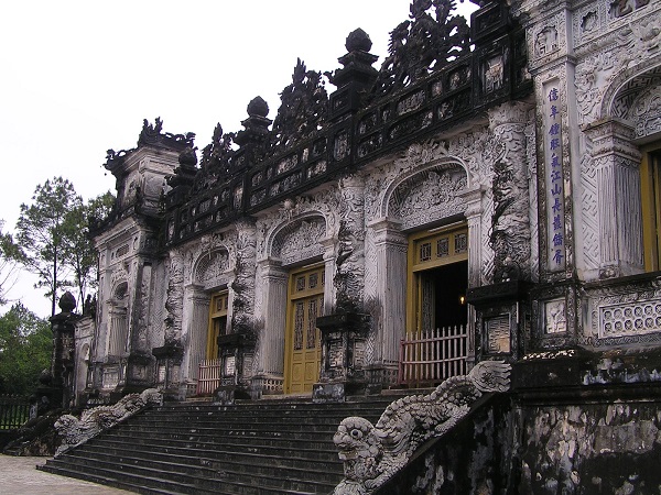 The-front-of-Khai-Dinh-Mausoleum-1